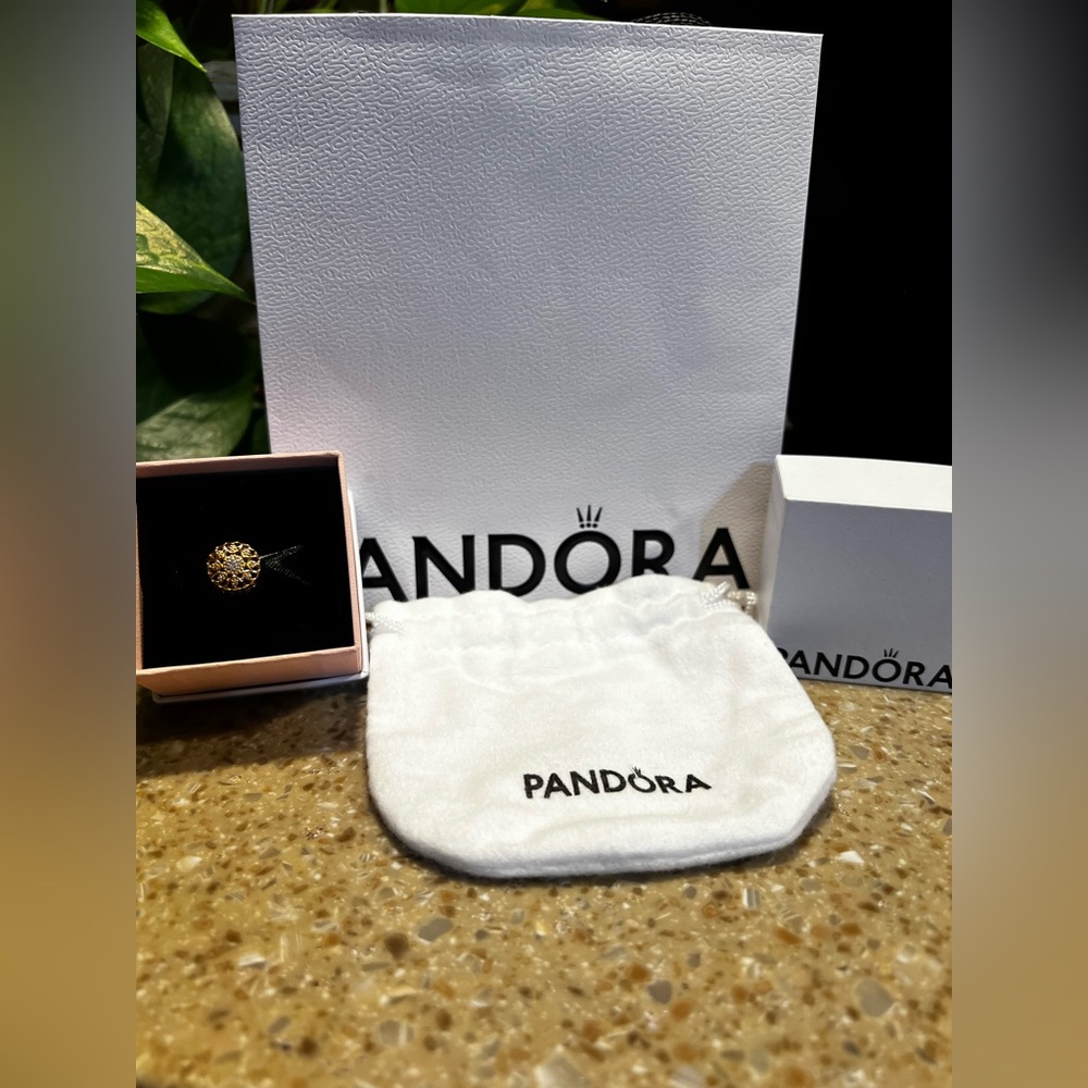 PANDORA Authentic Hearts Of Gold 14K Gold CZ Charm 750841 Retired NIB - Picture 5 of 5